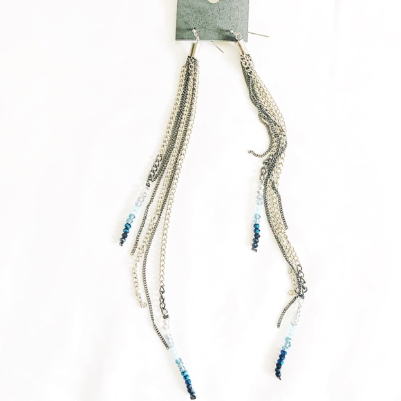 Chic earrings. Brand new, never worn. - Picture 1 of 2